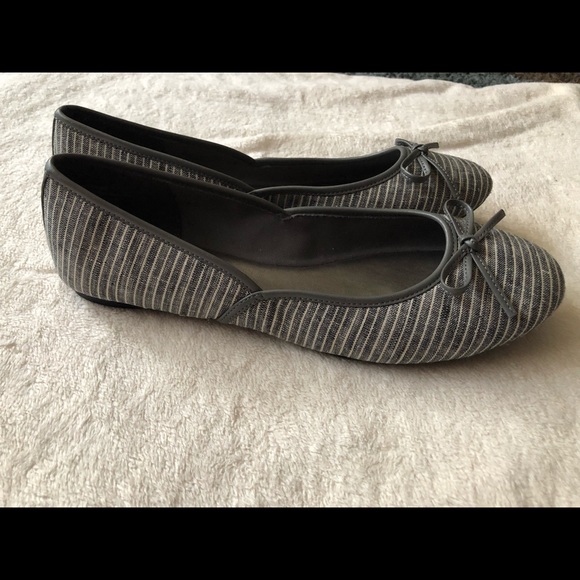 Kelly & Katie grey flats - Picture 2 of 3